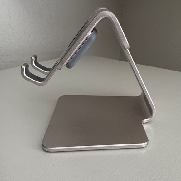 Universal Silver Tablet Stand - Rose Gold - Picture 4 of 5